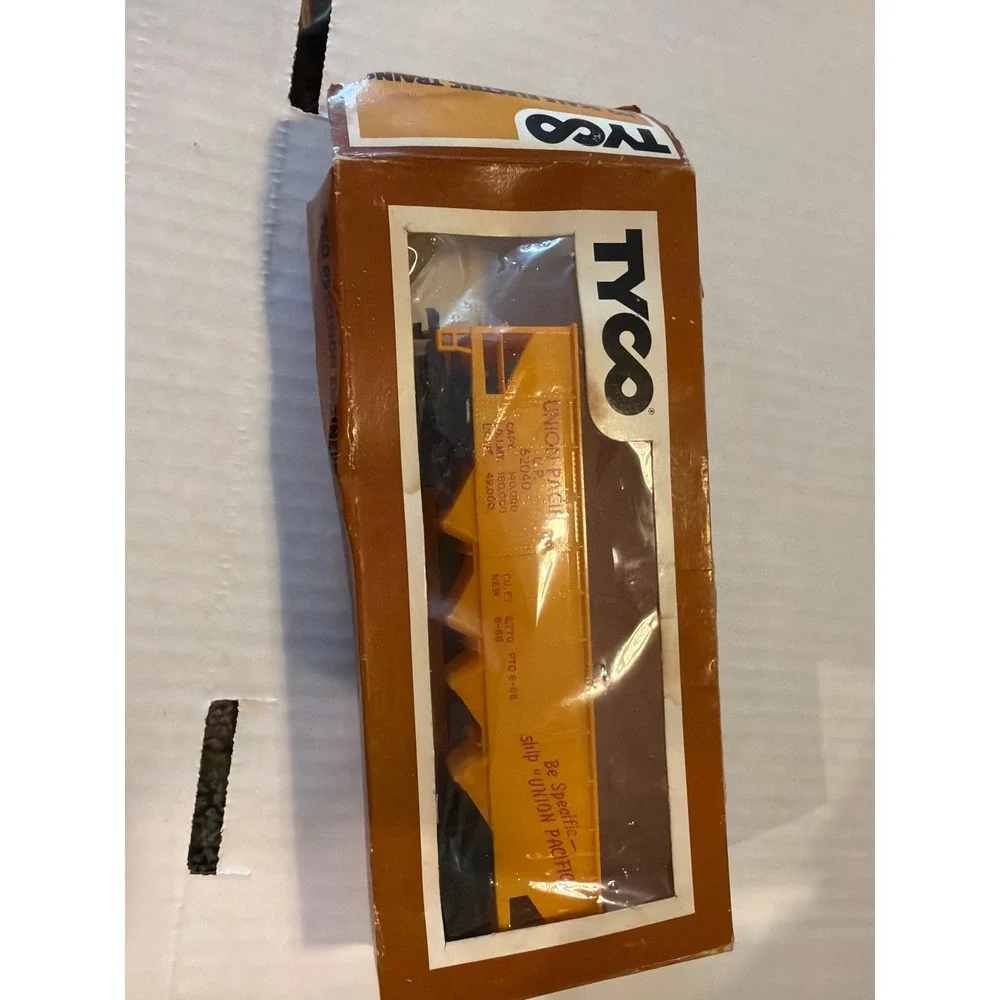 Vintage Tyco HO Scale Union Pacific Triple Bay Hopper Train Car 52040 1975 Boxed